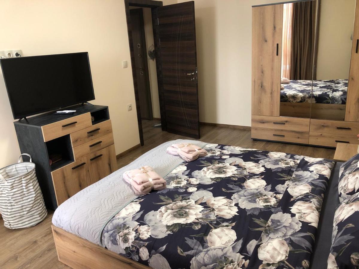 Luxury Apartment 2 Free Underground Parking Pazardzhik Buitenkant foto