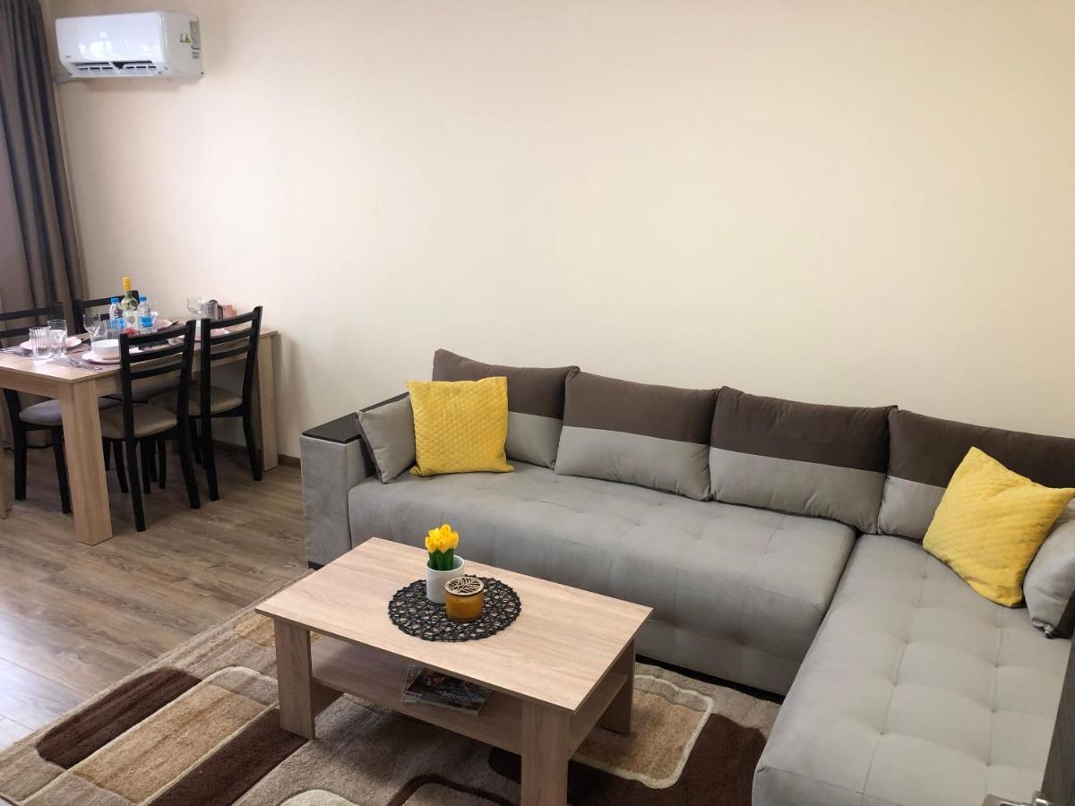 Luxury Apartment 2 Free Underground Parking Pazardzhik Buitenkant foto
